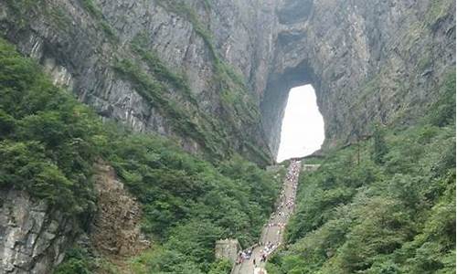 张家界自由行攻略天门山在哪里_张家界景区天门山位置_1