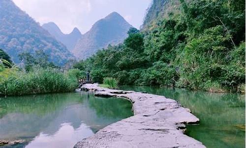 贵州荔波旅游攻略哪里实惠些_贵州荔波旅游攻略景点必去